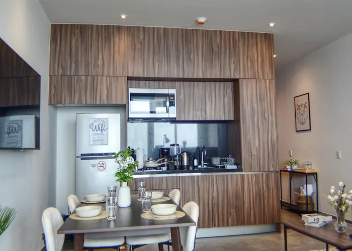 Luxurious Master With Awesome View, Jacuzzi, Gym & Balcony Mexico City