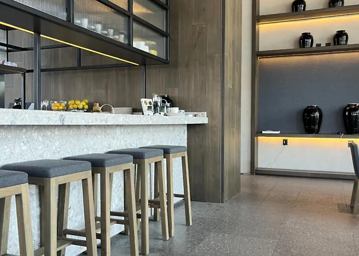 Apartment Luxurious Master With Awesome View, Jacuzzi, Gym & Balcony