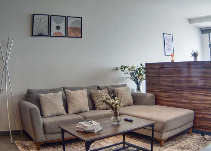 Luxurious Master With Awesome View, Jacuzzi, Gym & Balcony Apartment